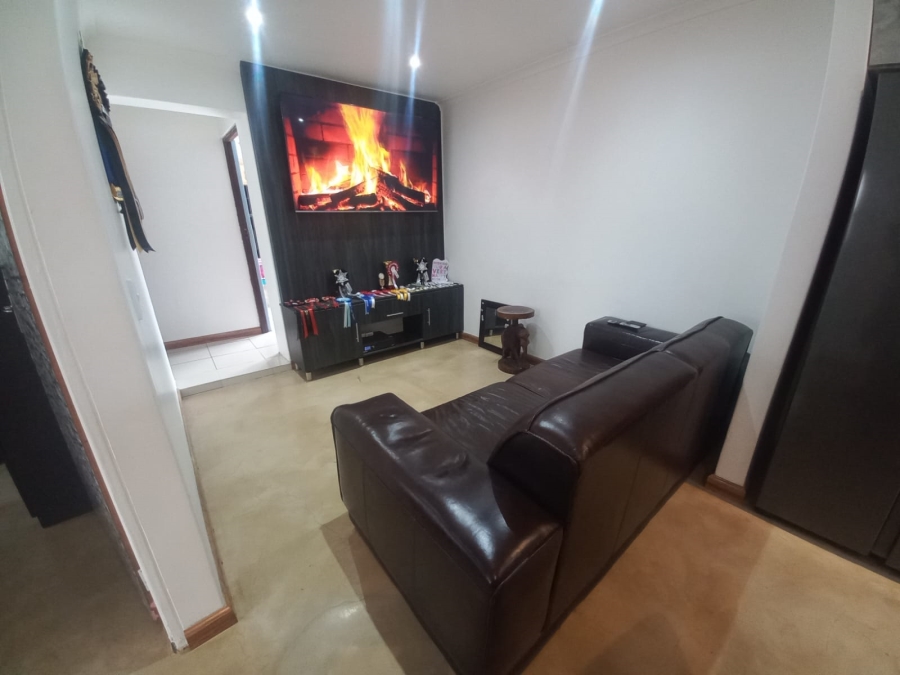 3 Bedroom Property for Sale in Woodlands Western Cape